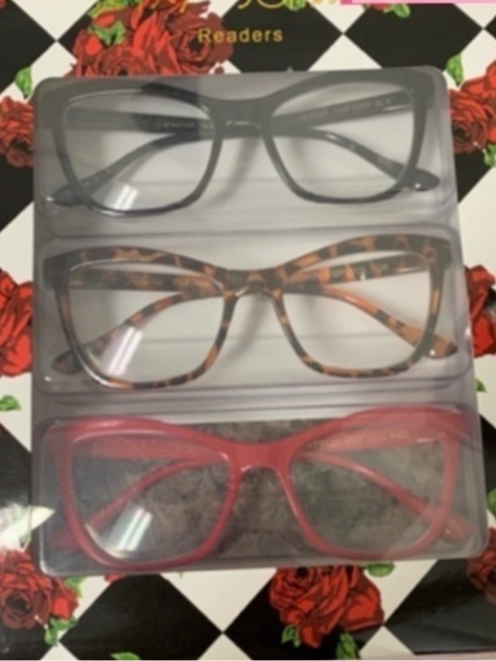 NIB Betsey Johnson Reading Glasses Set